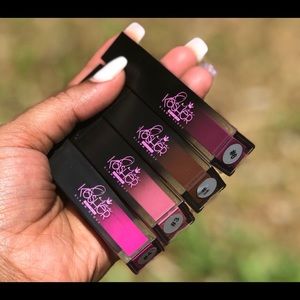 Matte liquid lipstick